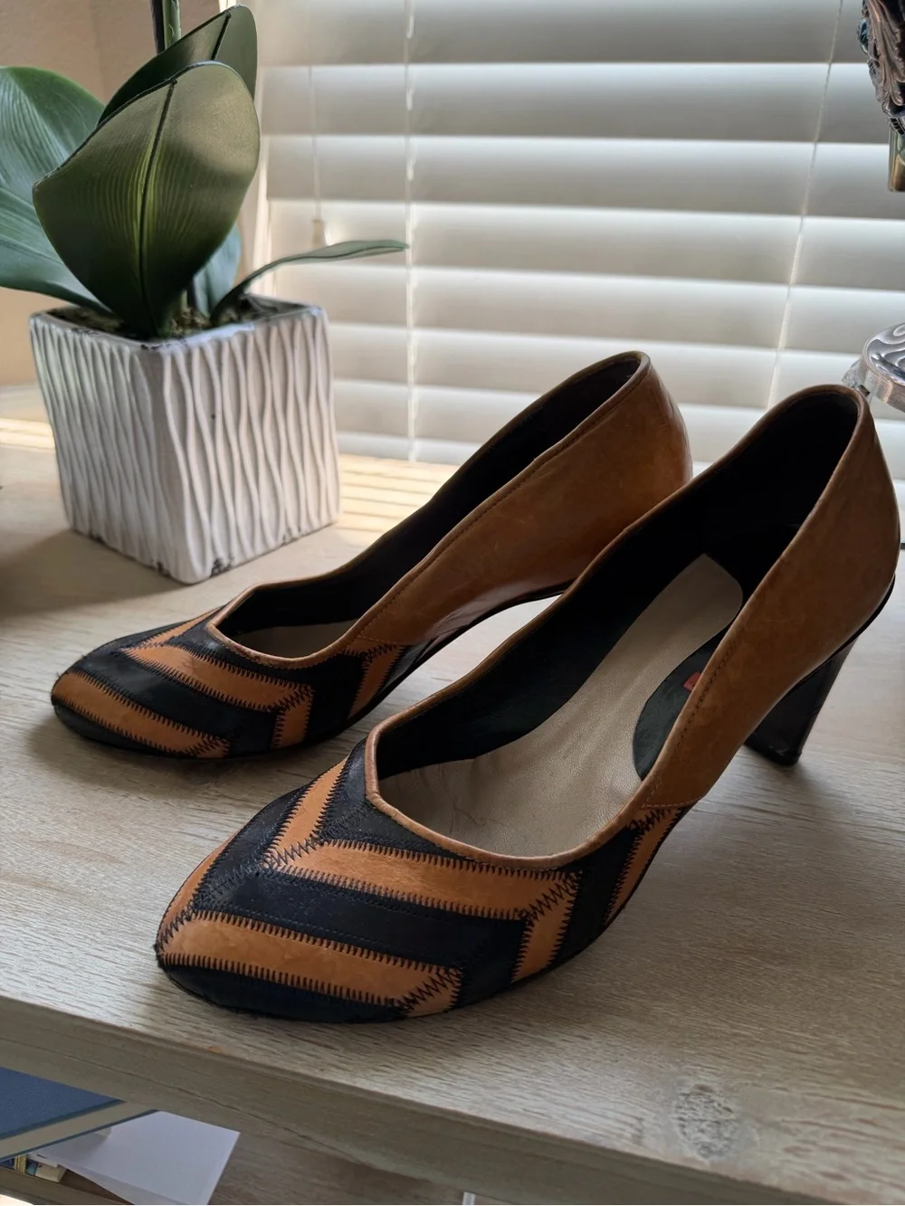 GRAYE Made in Italy Leather Patchwork Pumps Tan Black Heels EU 37